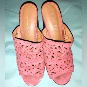 🩷 EUC Womens Coral Pink Chunky Heel Slide On Shoes Sandals Spring Summer Size 7